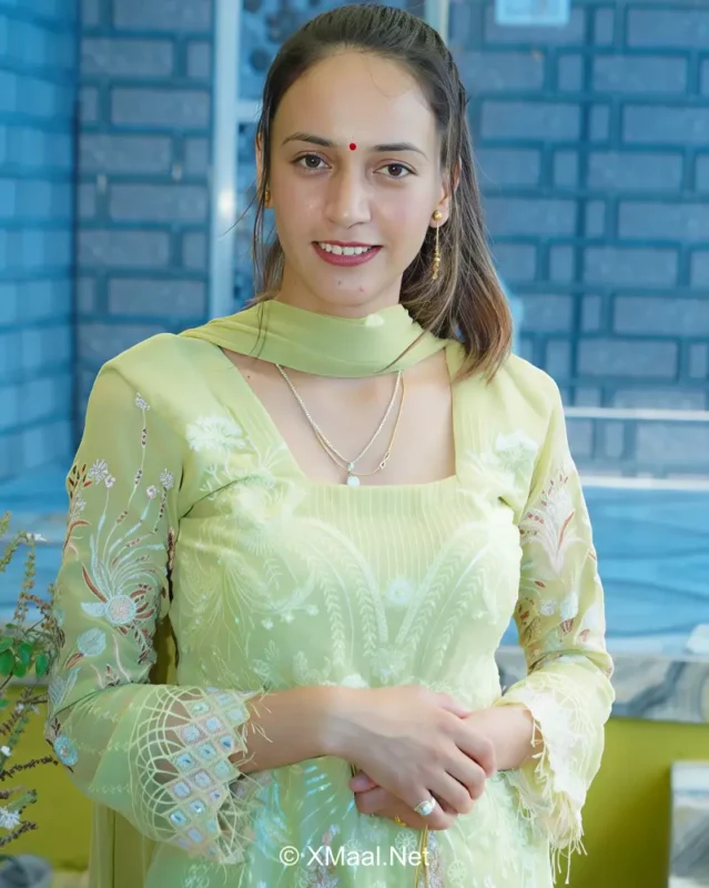 Zoey Thakur